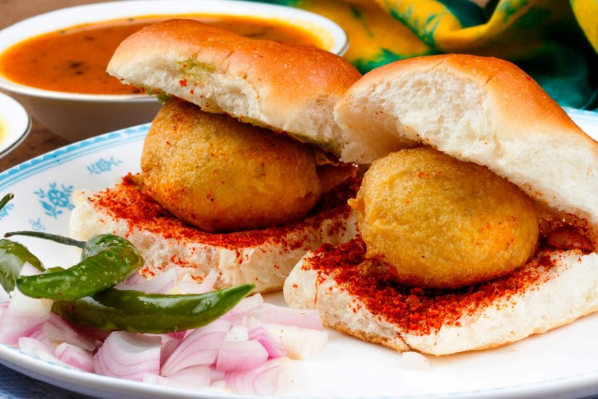 Mumbai best local Vada Pav