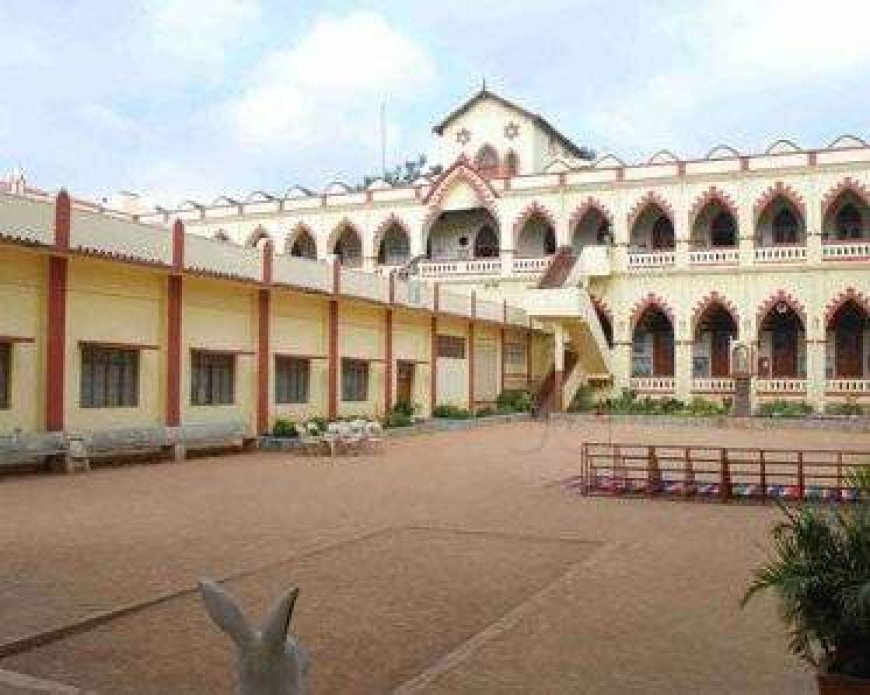 Sacred Heart Girls High School in Mumbai